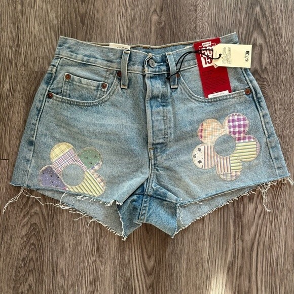 Levi's Pants - Levi’s 501 anniversary edition floral shorts - size 26